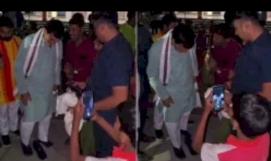 बिजली मंत्री के भाषण के बीच बत्ती गुल, मोबाइल की रोशनी में पहनना पड़ा जूता,एसडीओ और जेई सस्पेंड