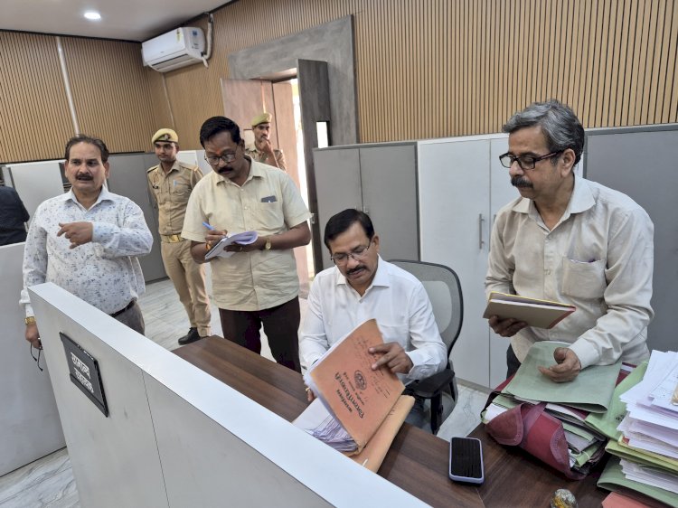 जिलाधिकारी ने किया कलेक्ट्रेट परिसर का वार्षिक निरीक्षण, दिए आवश्यक दिशा-निर्देश, आमजनमानस के मामलों का पारदर्शी निस्तारण आवश्यक- जिलाधिकारी