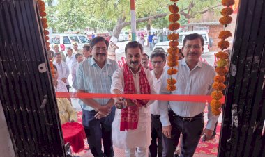 जिलाधिकारी व जल शक्ति मंत्री के प्रतिनिधि ने सुलभ कॉम्प्लेक्स का किया लोकार्पण