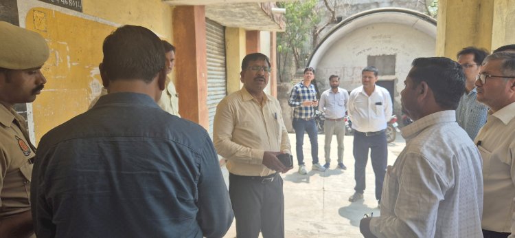ऐट का निरीक्षण,पशु चिकित्सक, एक दिन वेतन काटने तथा एएनएम का स्पष्टीकरण का दिया आदेश,विभागीय जांच भी होगी