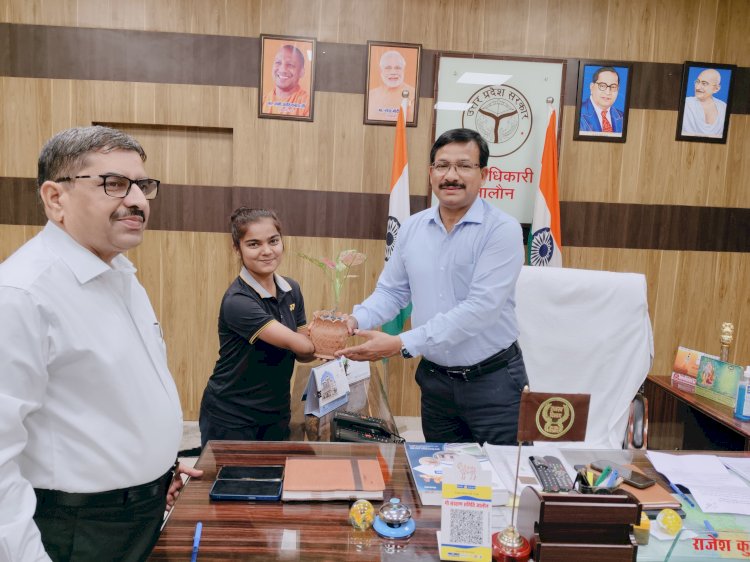 जालौन की बेटी स्वाती का एशियन पैरा बैडमिंटन चैम्पियनशिप-2025 के लिए चयन, थाईलैंड में लहराएंगी जालौन की शान, एशियन पैरा बैडमिंटन में दिखाएंगी दम