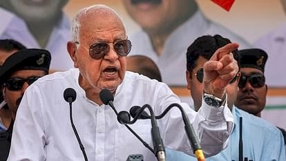 गायब नहीं, दिल्ली में हैं PM मोदी; फारूक अब्दुल्ला ने कांग्रेस को फटकारा, पाकिस्तान को भी धोया
