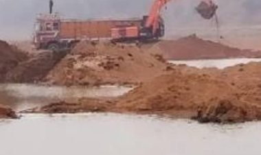 प्रतापपुरा मौरंग खंड में जिला खनिज अधिकारी की सरपरस्ती में जालौन की सीमा से हो रहा अवैध मौरंग खनन