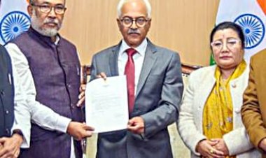 सुलगते मणिपुर में सत्ता हथियाने की जुगाड