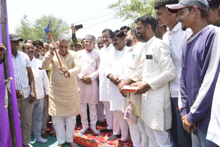 सब गांवो को सड़कों से जोड़ना सरकार की प्राथमिकता।