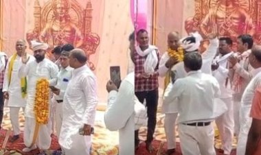 पहले नेताजी को माला पहनाई फिर दनादन बरसाए थप्पड़, अखिलेश के करीबी महेंद्र राजभर पर हमला