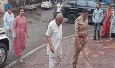 рд╕реНрдХреВрд▓ рд╕рдВрдЪрд╛рд▓рдХ рдиреЗ рдмрд╣реВ рдкрд░ рдмрдирд╛рдпрд╛ рдзрд░реНрдо рдкрд░рд┐рд╡рд░реНрддрди рдХрд╛ рджрдмрд╛рд╡, рдЕрдм рд╣реБрдИ рдЧрд┐рд░рдлреНрддрд╛рд░реА :рд╕реЗрдирд╛ рдореЗрдВ рдЕрдлрд╕рд░ рд░рд╣реА рдмрд╣реВ рдиреЗ рдкреНрд░рддрд╛реЬрдирд╛-рдзрд░реНрдорд╛рдВрддрд░рдг рдХреЗ рд▓рдЧрд╛рдП рдЖрд░реЛрдк; рдмреЛрд▓реА- рдкреАрдЯрд╛, рдШрд░ рд╕реЗ рдирд┐рдХрд╛рд▓рд╛