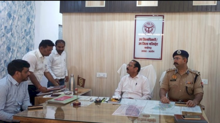 फाइलों का रखरखाव हो सुव्यवस्थित, अंश निर्धारण की त्रुटियाँ हों त्वरित दुरुस्त” - मंडलायुक्त