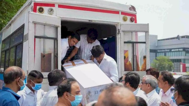 अहमदाबाद विमान हादसाः एक बॉडी बैग में 2 सिर मिले, परिवार ने पूरा शव मांगा; क्या बोला अस्पताल