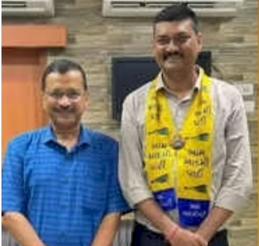 इस्तीफा देने वाले विधायक पर AAP का ऐक्शन, 5 साल के लिए उमेश मकवाना पार्टी से सस्पेंड