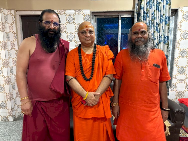 सनातन धर्म का गौरव बनाए रखें, कानून से ऊपर कोई नहीं : स्वामी बालकानंद गिरी महाराज संतों ने नेताओं को चेताया, तिलक-चोटी विवाद पर दी एकजुटता की सीख