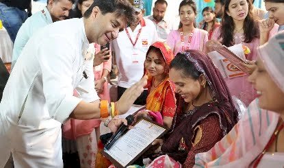 ज्योतिरादित्य सिंधिया केंद्रीय मंत्री का बड़ा ऐलान, प्रत्येक सुकन्या को निजी खाते से 500-500 रुपए देंगे