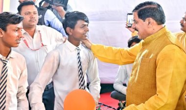 मुख्यमंत्री डॉ. मोहन यादव का ऐलान,MP बोर्ड के टॉप स्कूलों को 5-5 लाख तक का इनाम देगी सरकार,गुरू पूर्णिमा पर शिक्षकों का सम्मान