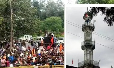 गायत्री मंदिर की जमीन पर मस्जिद,प्रशासन की क्लीनचिट से भड़का हिंदू संगठन, कलेक्टर का अर्थी जुलूस