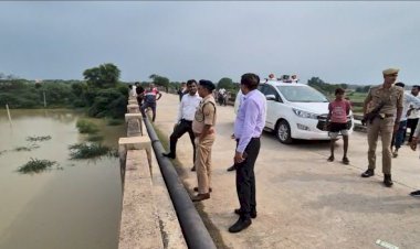 डीएम और एसपी ने बाढ़ प्रभावित क्षेत्रों का किया निरीक्षण, दिए जरूरी निर्देश