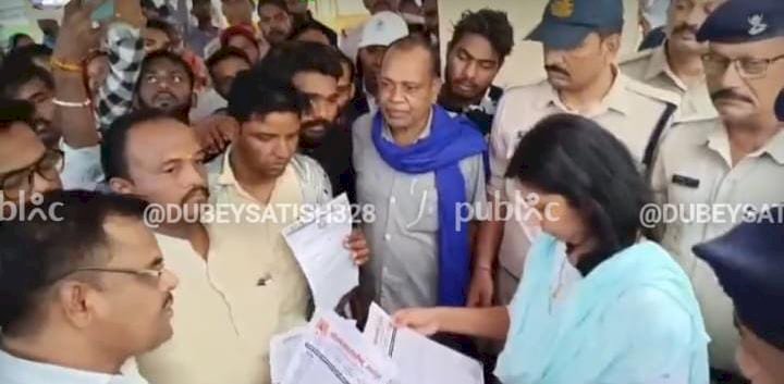 अहिरवार समाज समाज की बेटी के हत्यारे पर कठोर कार्यवाही को लेकर ज्ञापन