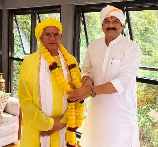 संतों के चरणों से क्षेत्र में समृद्धि का वास होता है : गोविंद सिंह राजपूत खाद्य मंत्री ने रावतपुरा सरकार से लिया आशीर्वाद, जनता के कल्याण की कामना