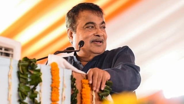क्या अपनी ही सरकार के दावों की पोल खोल रहे नितिन गडकरी? गरीब बढ़ रहे, पैसा कुछ हाथों में सिमट रहा है”, गडकरी के निशाने पर कॉरपोरेट या नीतियां