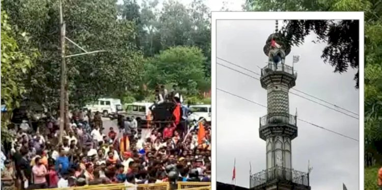 गायत्री मंदिर की जमीन पर मस्जिद,प्रशासन की क्लीनचिट से भड़का हिंदू संगठन, कलेक्टर का अर्थी जुलूस