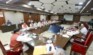 सीएम मोहन यादव का युवाओं को तोहफ़ा: 3.5 करोड़ युवाओं को रोजगार के अवसर, कैबिनेट में 22,500 पुलिस भर्ती, इलेक्ट्रॉनिक हब और छात्रवृत्ति पर ऐतिहासिक फैसले