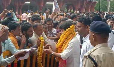 अतिथि शिक्षकों ने सिंधिया का स्वागत कर प्रदेश स्तरीय सम्मेलन में अपनी मांगें रखीं, ऑफलाइन उपस्थिति पर मानदेय भुगतान की उम्मीद