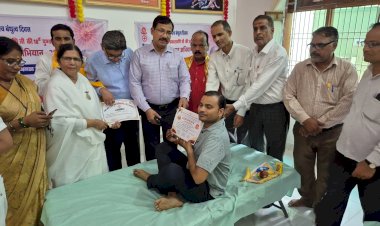 जनपद जालौन में विशाल रक्तदान शिविर: 100 से अधिक लोगों ने किया रक्तदान