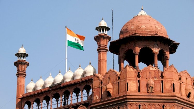 लाल किले की सुरक्षा में बड़ी चूक : डमी बम की जांच में नाकामी, 7 पुलिसकर्मी निलंबित