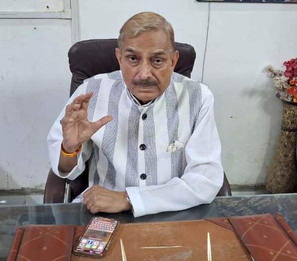 भाजपा सरकार में खाद कालाबाजारी, आर्थिक मंदी और अलोकतांत्रिक रवैया,प्रमोद तिवारी ने मोदी सरकार पर कसा तंज