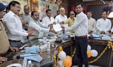 CM योगी ने किया नियुक्ति पत्र वितरण का शुभारम्भ, जालौन में 13 युवाओं को मिली नई जिम्मेदारी