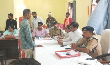 तहसील कोंच में सम्पूर्ण समाधान दिवस आयोजित,   जिलाधिकारी व पुलिस अधीक्षक ने सुनीं शिकायतें, 47 शिकायतों प्राप्त, मौके पर ही 14 का निस्तारण