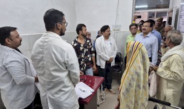 जिलाधिकारी का औचक निरीक्षण: माधौगढ़ सीएचसी में डॉक्टरों की कमी पर फटकार, स्टाफ बढ़ाने के आदेश