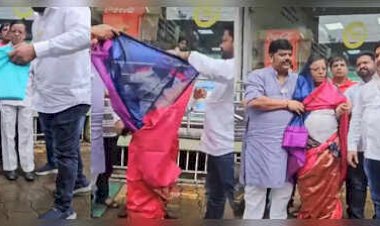 सरे बाजार 73 वर्षीय कांग्रेस नेता को पहनाई साड़ी : पीएम मोदी का फर्जी फोटो शेयर करने पर भाजपाइयों में आक्रोश