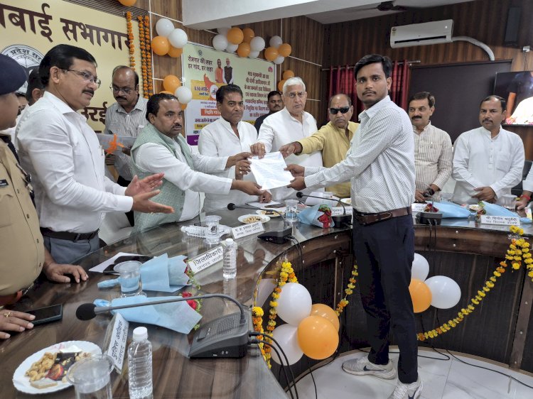 CM योगी ने किया नियुक्ति पत्र वितरण का शुभारम्भ, जालौन में 13 युवाओं को मिली नई जिम्मेदारी