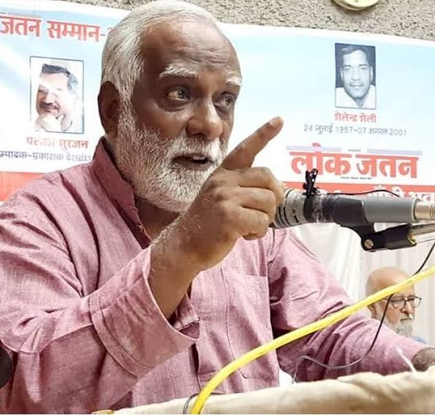 अब कोई 75 का नहीं होगा, क्योंकि बड़े वालों ने ठोककर किया बड़ा होने से इनकार!!  (आलेख : बादल सरोज)