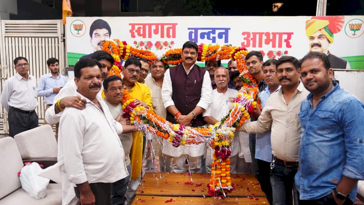 जैन समाज ने अहिंसा, सत्य और समाजसेवा के आदर्श मूल्यों को आगे बढ़ाया : गोविंद सिंह राजपूत,  राहतगढ़ जैन समाज की नई समिति ने खाद्य मंत्री का किया सम्मान