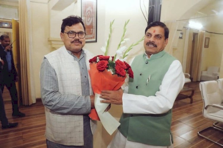 सिंधिया समर्थक मंत्रियों की अनसुनी कर रहे अफसर, सीएम मोहन यादव से की शिकायत; कांग्रेस बोली- BJP कर रही कांग्रेस मेयर की छवि खराब