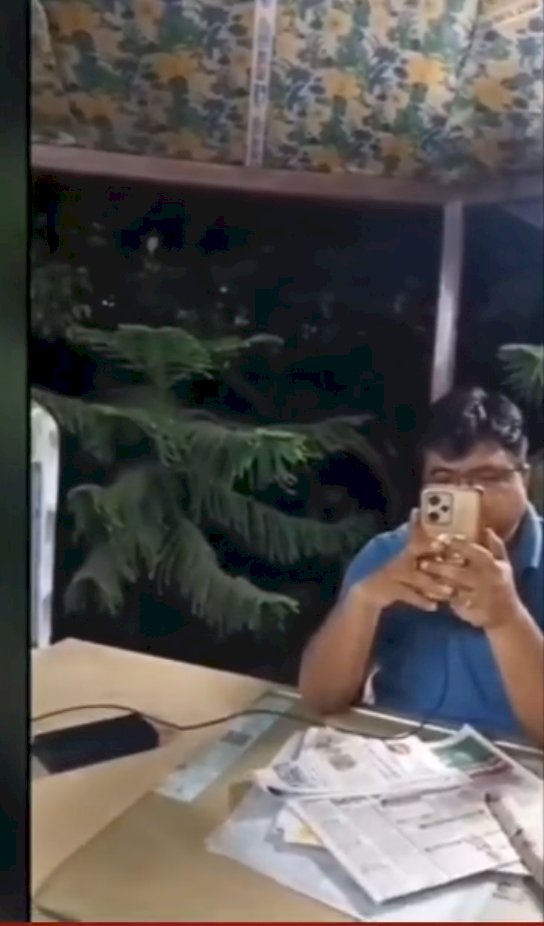 महिला का सनसनीखेज आरोप: SDM ने बेटी से की अश्लील बातें, झूठे केस में फंसाने की दी धमकी शिकायत पर मुरैना कलेक्टर ने SDM को पद से हटाया