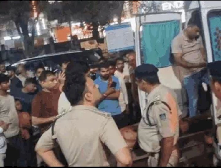 सीधी में भाजपा नेता के परिवार के तीन लोगों की मौत : CM के कार्यक्रम स्थल पर खड़े ट्रक में घुसी बोलेरो: मुख्यमंत्री ने रद्द किया दौरा