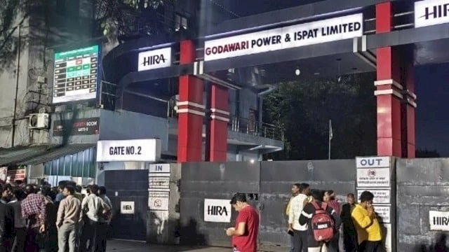 स्टील प्लांट की छत गिरने से 6 लोगों की मौत, कई जख्मी : ब्लास्ट से भरभराकर गिरी छत