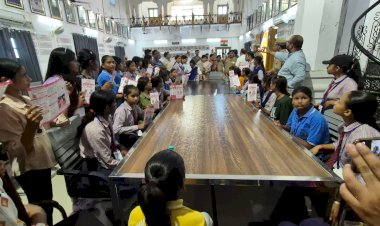 जिलाधिकारी व पुलिस अधीक्षक ने छात्राओं संग किया संवाद,   मिशन शक्ति 5.0 के तहत बच्चियों को बताया आत्मनिर्भरता, सुरक्षा और अधिकारों का संदेश