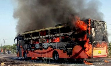 AC बस में आग, 20 यात्री जिंदा जले:15 लोग झुलसे; बचने के लिए चलती गाड़ी से कूदे लोग, जैसलमेर से जोधपुर जा रही थी