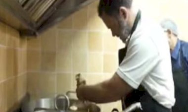 राहुल गांधी ने दिवाली पर इमरती और लड्डू बनाए: पुरानी दिल्ली की मशहूर दुकान पर ऐसे मनाया त्योहार,सोशल मीडिया पर  वीडियो वायरल