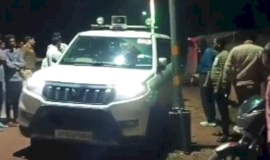 DM की स्कॉर्ट गाड़ी ने दिव्यांग को कुचला, तीन बाइकों को टक्कर मारी; भीड़ ने ड्राइवर-होमगार्ड को पीटा