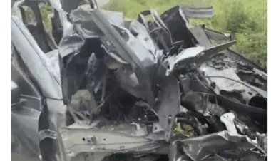 рддреАрди рдмрдбрд╝реЗ рдХрд╛рд░реЛрдмрд╛рд░рд┐рдпреЛрдВ рдХреА рджрд░реНрджрдирд╛рдХ рдореМрдд, рднреАрд╖рдг рдХрд╛рд░ рд╣рд╛рджрд╕реЗ рдореЗрдВ рджрдо рддреЛрдбрд╝рд╛ , рдмрд╛рдЗрдХ рдХреЛ рдмрдЪрд╛рдиреЗ рдХреЗ рдЪрдХреНрдХрд░ рдореЗрдВ рд╣реБрдЖ рд╣рд╛рджрд╕рд╛; рд╢рд╣рд░ рдореЗрдВ рдЫрд╛рдпрд╛ рд╢реЛрдХ