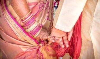 दूल्हे की मां का दुल्हन के पिता के साथ भागी :उज्जैन में बेटा-बेटी की शादी से पहले खुद भागे;पुलिस ने पकड़ा तो कहा- साथ रहेंगे