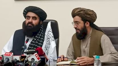 प्रेस कॉन्फ्रेंस में महिला पत्रकारों की एंट्री बैन,तालिबान के विदेश मंत्री की प्रेस वार्ता से महिला पत्रकारों को बाहर रखने पर  बबाल,विपक्षी दलों ने तीखा हमला बोला