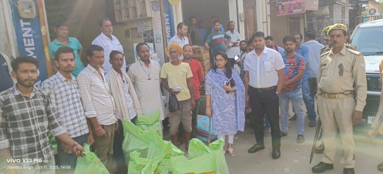 अधिकारियों की निगरानी में निष्पक्ष वितरित हुई 300 टन उर्वरक,प्रशासन  किसानों के हितों की रक्षा के लिए पूरी तरह प्रतिबद्ध