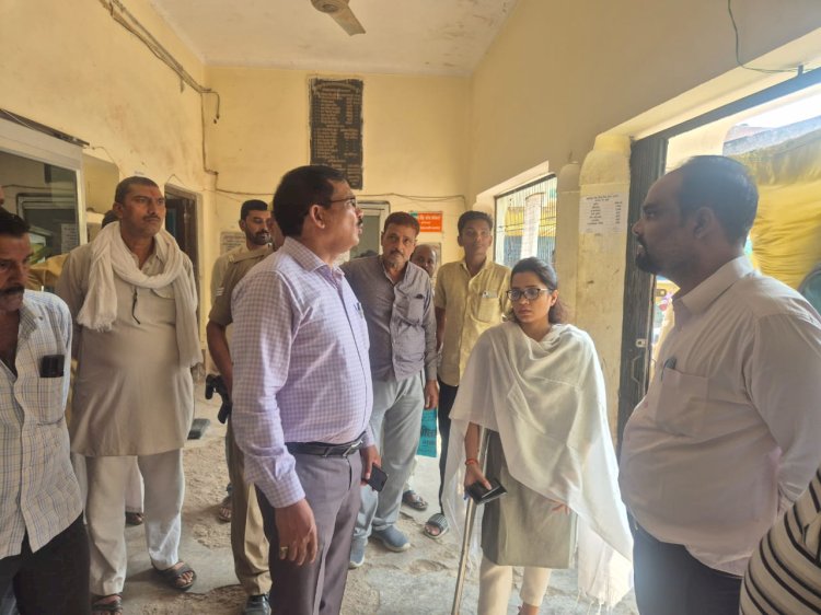 औचक निरीक्षण कर जिलाधिकारी ने जुझारपुरा सहकारी समिति मे डीएपी वितरण व्यवस्था की समीक्षा की