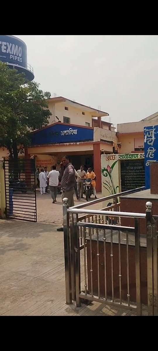 नगर परिषद में मकान नामांतरण पर बवाल: अध्यक्ष और पार्षद आपस में भिड़े, हाथापाई तक पहुंचा विवाद