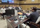 जिलाधिकारी ने की प्रधानमंत्री फसल बीमा योजना की समीक्षा, तीन दिवस में संयुक्त सर्वे पूर्ण कर रिपोर्ट भेजने के निर्देश